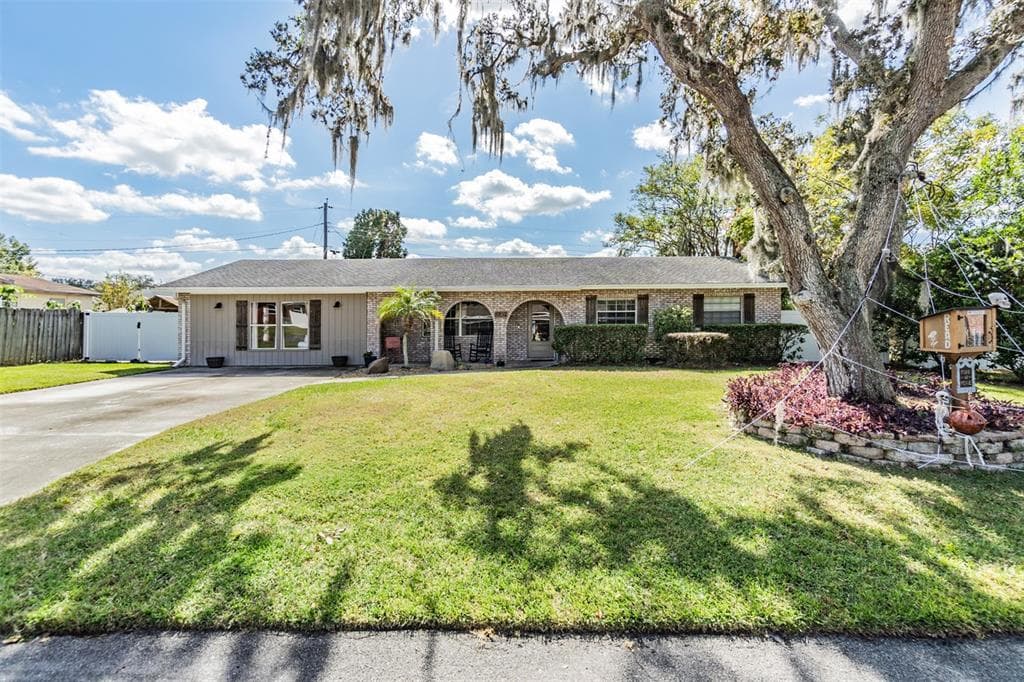 610 W REMINGTON ROAD LAKELAND, FL 33813
