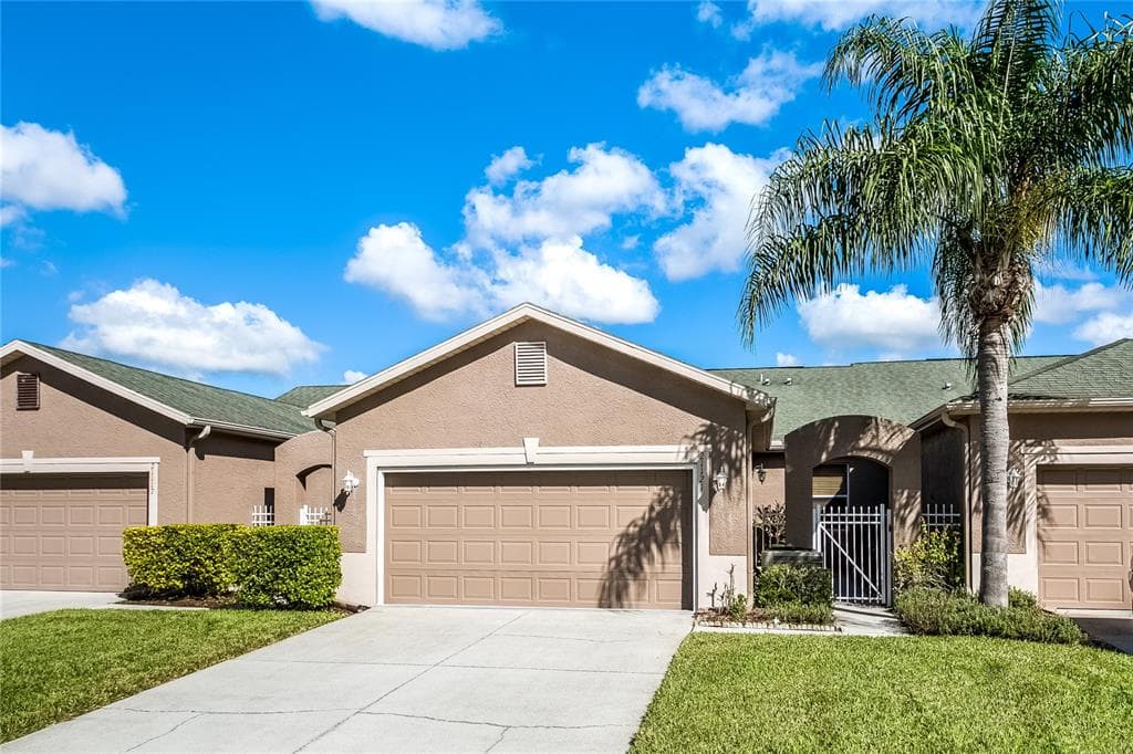 21121 DIAMONTE DRIVE LAND O LAKES, FL 34637