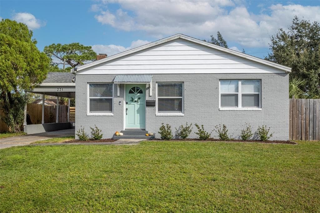 221 83RD AVENUE N ST PETERSBURG, FL 33702