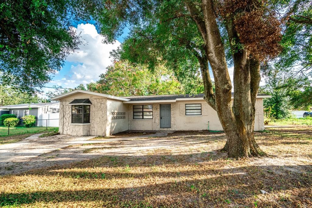 608 CALHOUN AVENUE SEFFNER, FL 33584