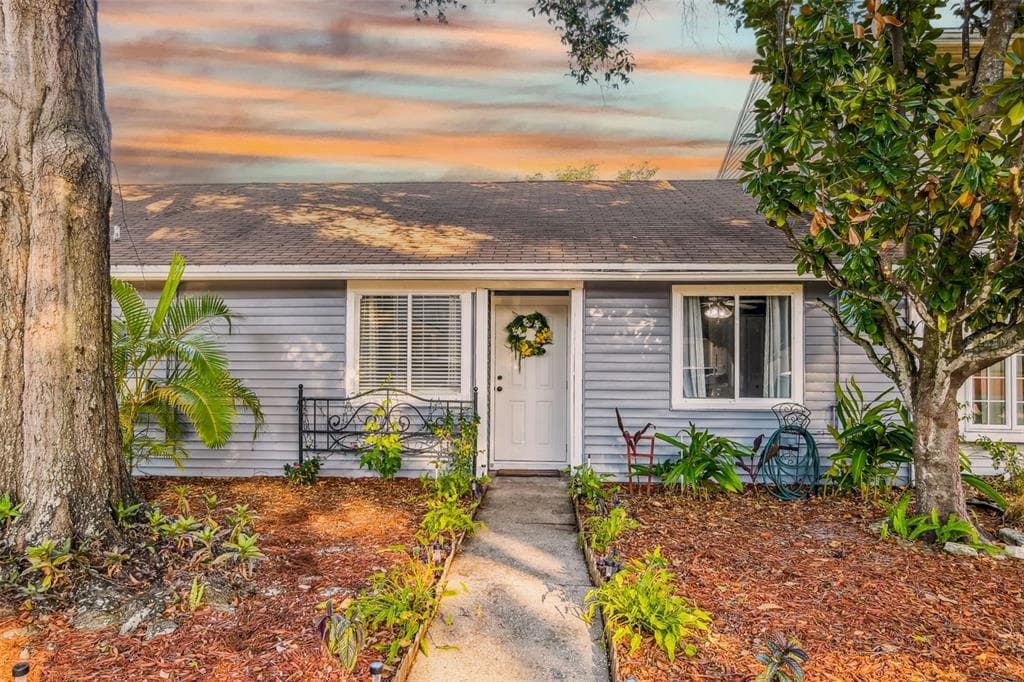 4709 PEBBLEPOINTE PLACE TAMPA, FL 33634
