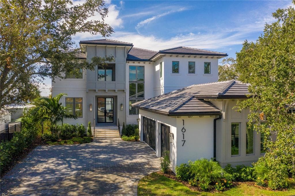 1617 BRIGHTWATERS BOULEVARD NE ST PETERSBURG, FL 33704