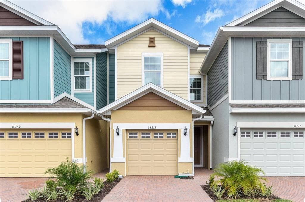 34213 CINDER WAY WESLEY CHAPEL, FL 33545