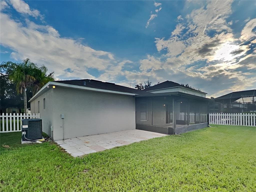 13049 WATERBOURNE DRIVE GIBSONTON, FL 33534