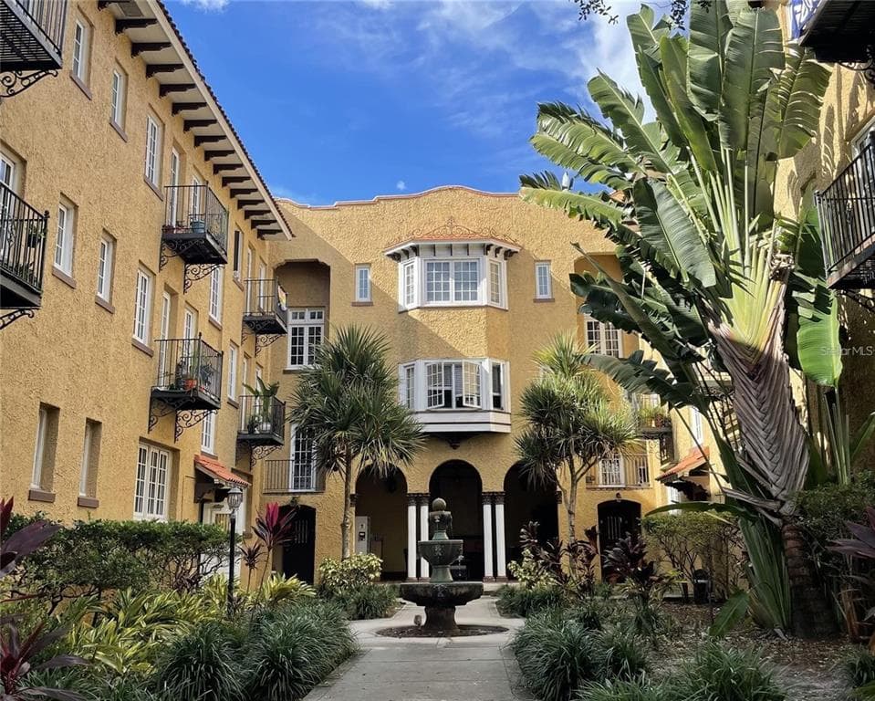 2117 W DEKLE AVENUE UNIT D-3 TAMPA, FL 33606