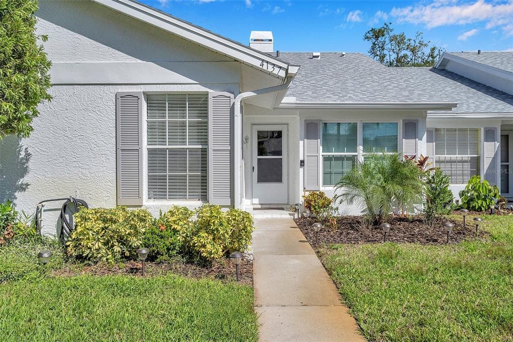 4137 CASTLEWOOD DRIVE HOLIDAY, FL 34691