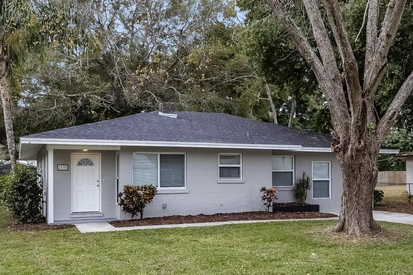 2505 W 20TH AVENUE BRADENTON, FL 34205