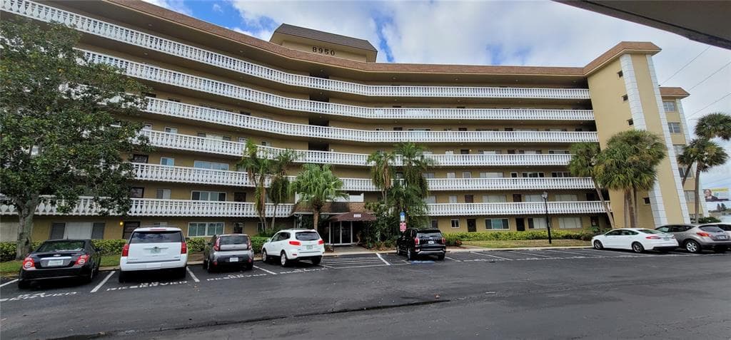 8950 PARK BOULEVARD UNIT 704 SEMINOLE, FL 33777