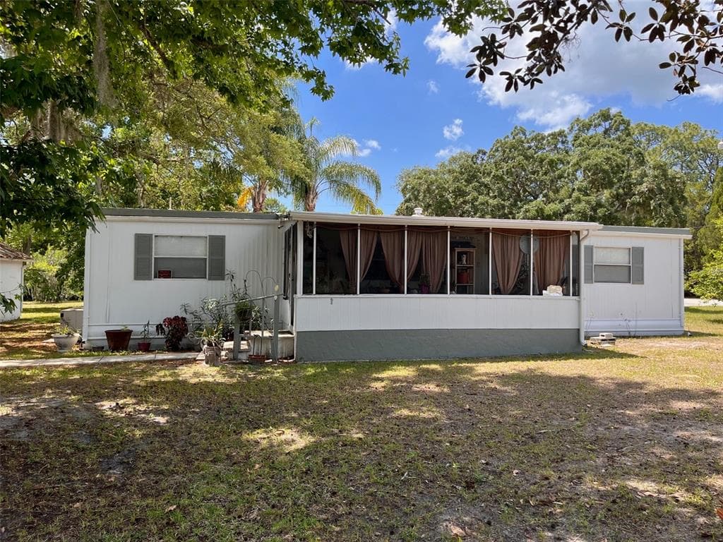 8102 CESSNA DRIVE SPRING HILL, FL 34606