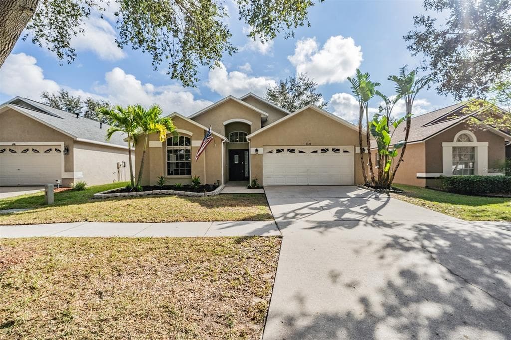 6748 WATERTON DRIVE RIVERVIEW, FL 33578