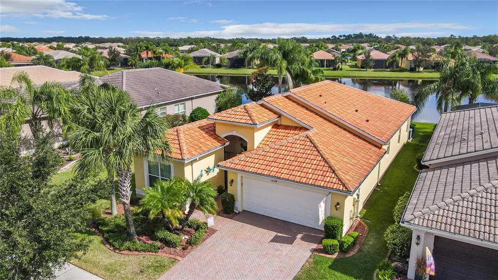 16128 CAPE CORAL DRIVE WIMAUMA, FL 33598