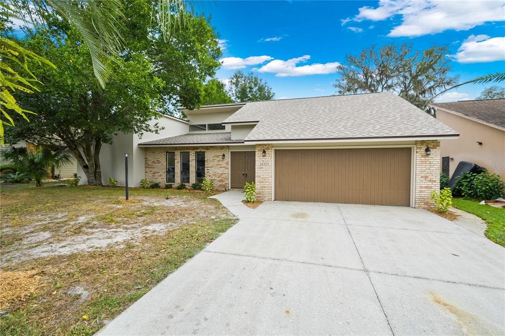 34325 WHISPERING OAKS BOULEVARD RIDGE MANOR, FL 33523