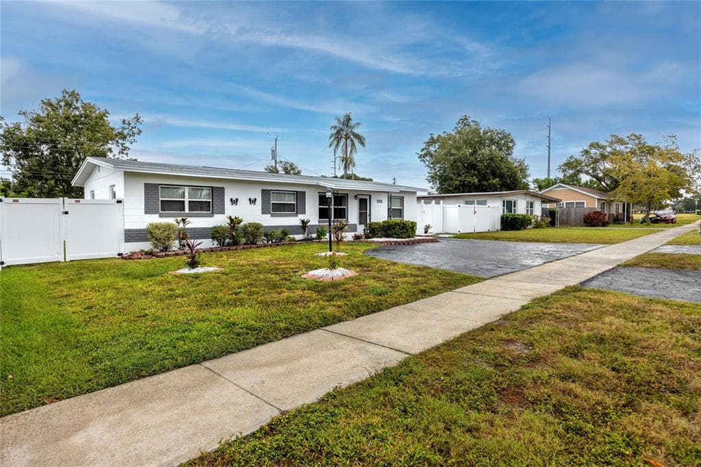 5251 54TH AVENUE N ST PETERSBURG, FL 33709
