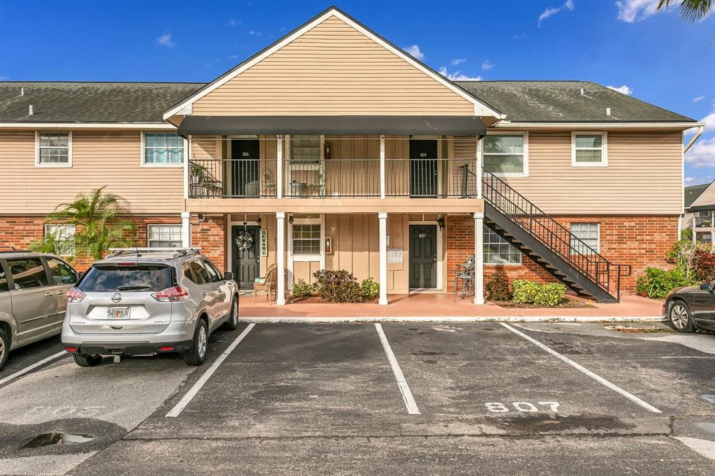200 COUNTRY CLUB DRIVE UNIT 808 LARGO, FL 33771