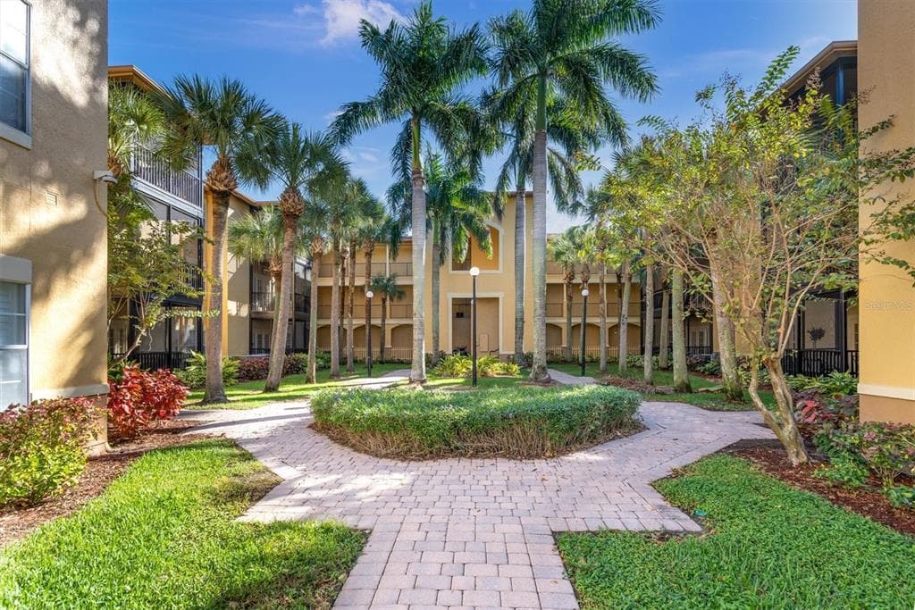 4333 BAYSIDE VILLAGE DRIVE UNIT 320 TAMPA, FL 33615