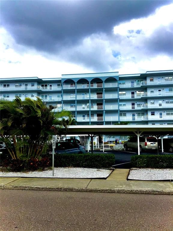 5925 SHORE BOULEVARD S UNIT 207 GULFPORT, FL 33707