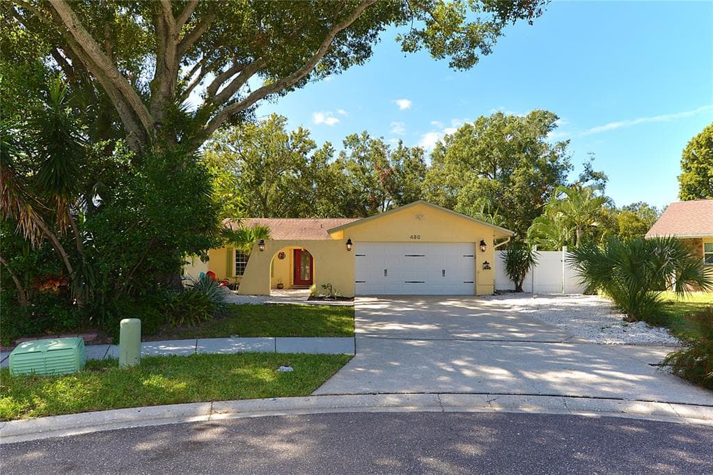 480 KIRKLAND CIRCLE DUNEDIN, FL 34698