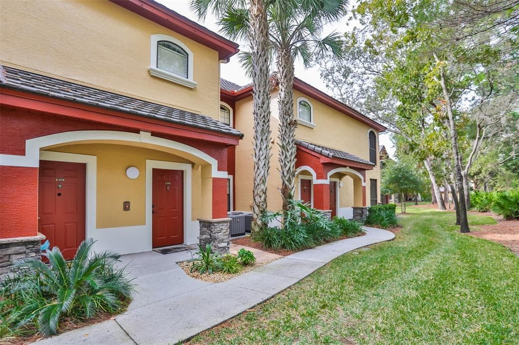 2171 PORTOFINO PLACE UNIT 2724 PALM HARBOR, FL 34683