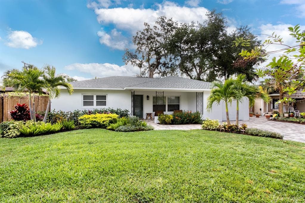 1334 DIXIE LANE S ST PETERSBURG, FL 33707