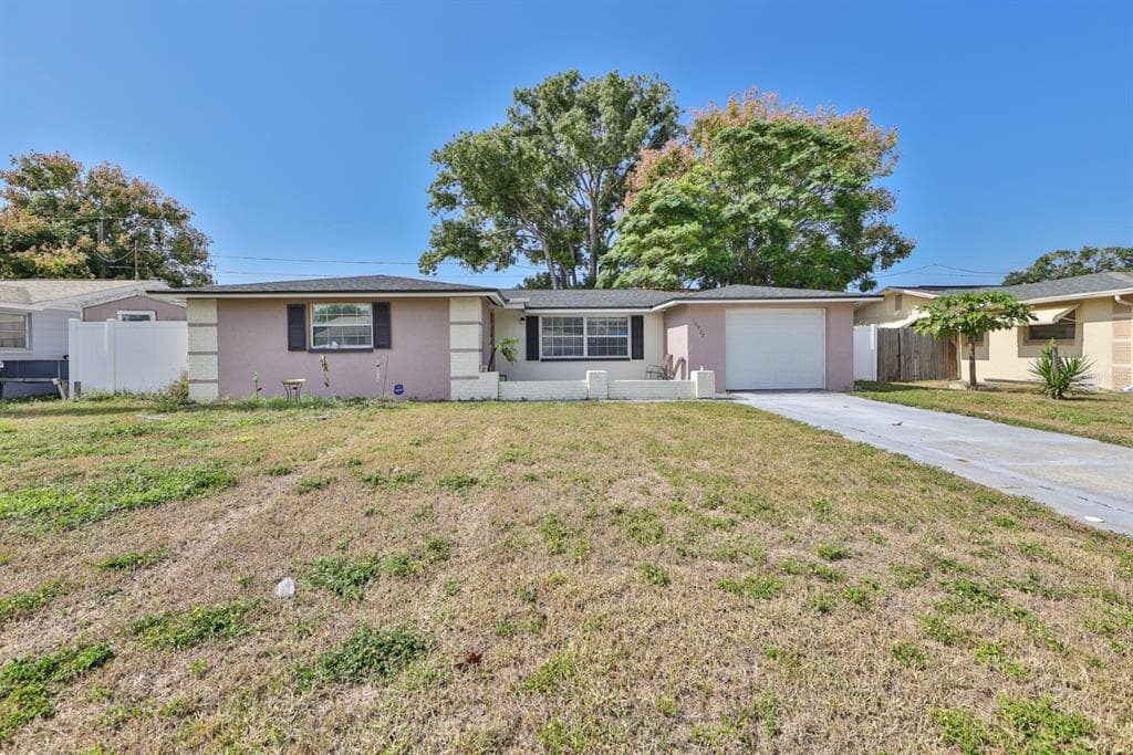 10927 INGLEWOOD AVENUE PORT RICHEY, FL 34668