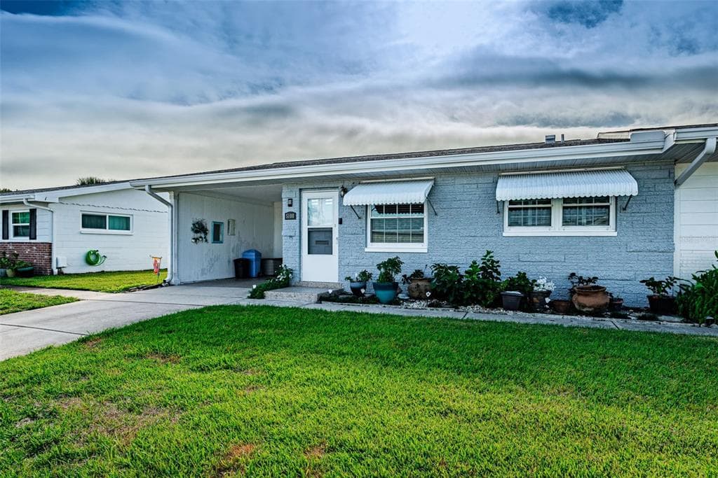 5108 IRIS DRIVE N UNIT 5 PINELLAS PARK, FL 33782