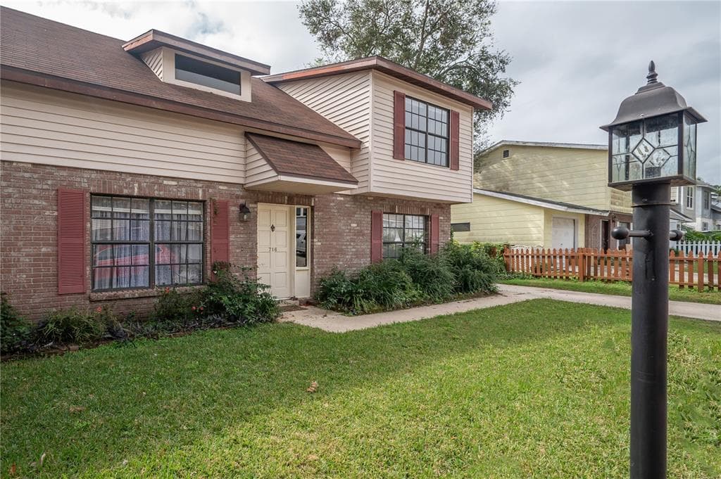 716 GASPARINO COURT SEFFNER, FL 33584