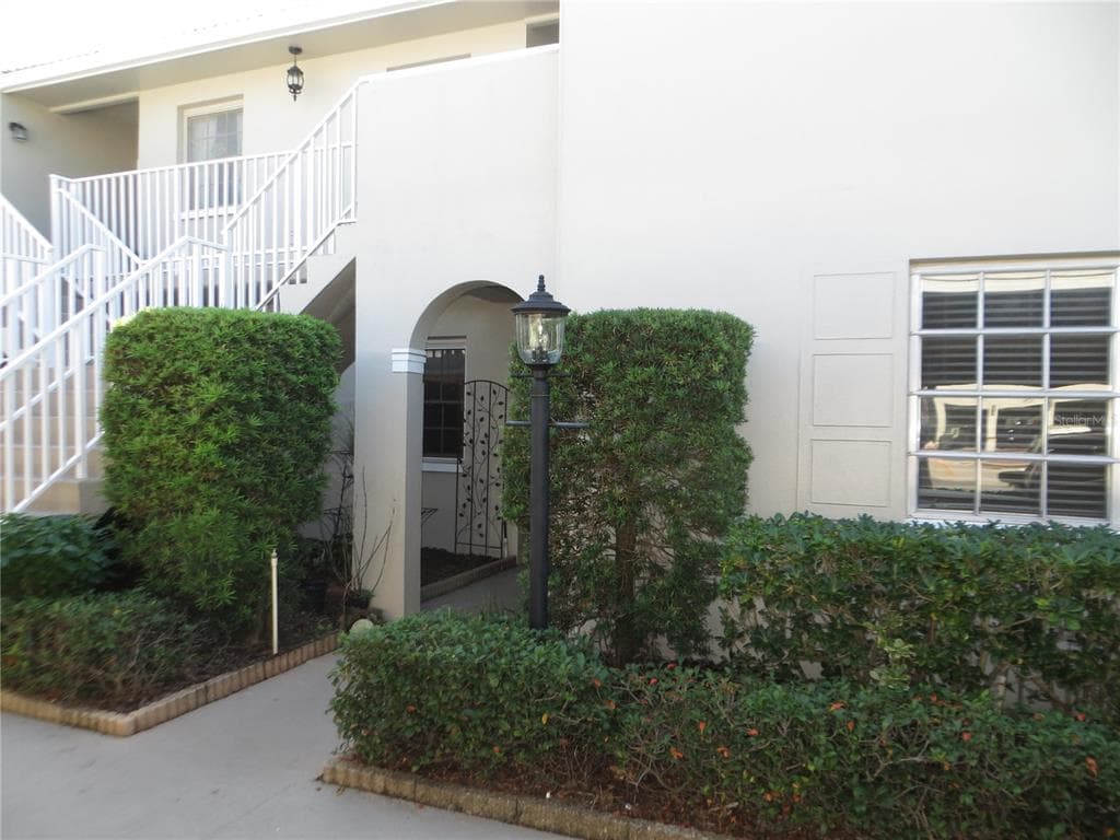 919 OSCEOLA ROAD UNIT 106 BELLEAIR, FL 33756