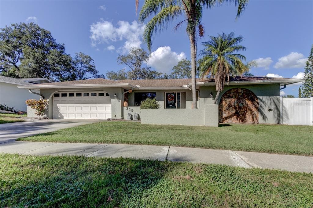 215 MEADOWCROSS DRIVE SAFETY HARBOR, FL 34695