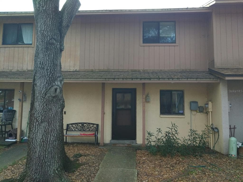 3920 CEDAR LIMB COURT TAMPA, FL 33614