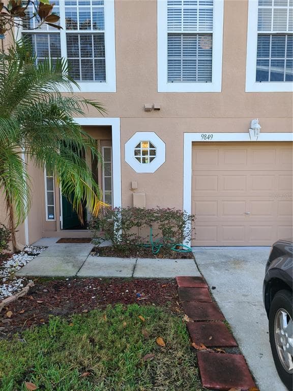 9849 ASHBURN LAKE DRIVE TAMPA, FL 33610