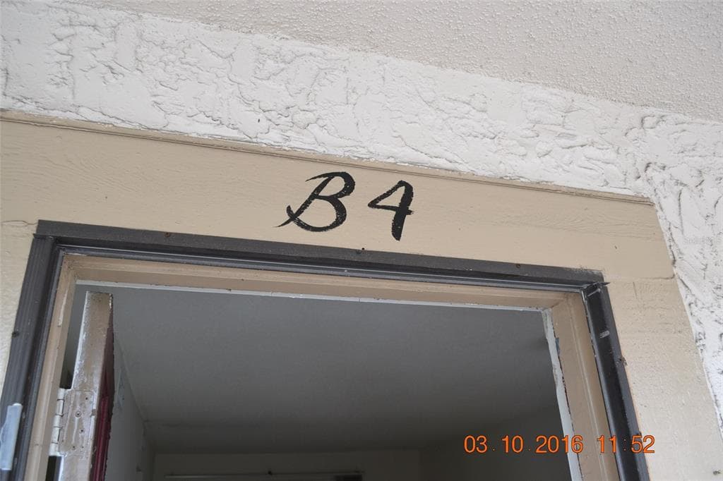 6306 NEWTOWN CIRCLE UNIT 6B4 TAMPA, FL 33615