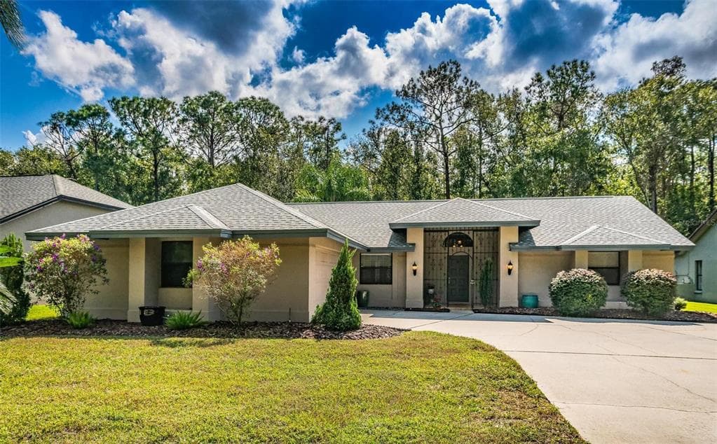 616 WATERFORD CIRCLE E TARPON SPRINGS, FL 34688