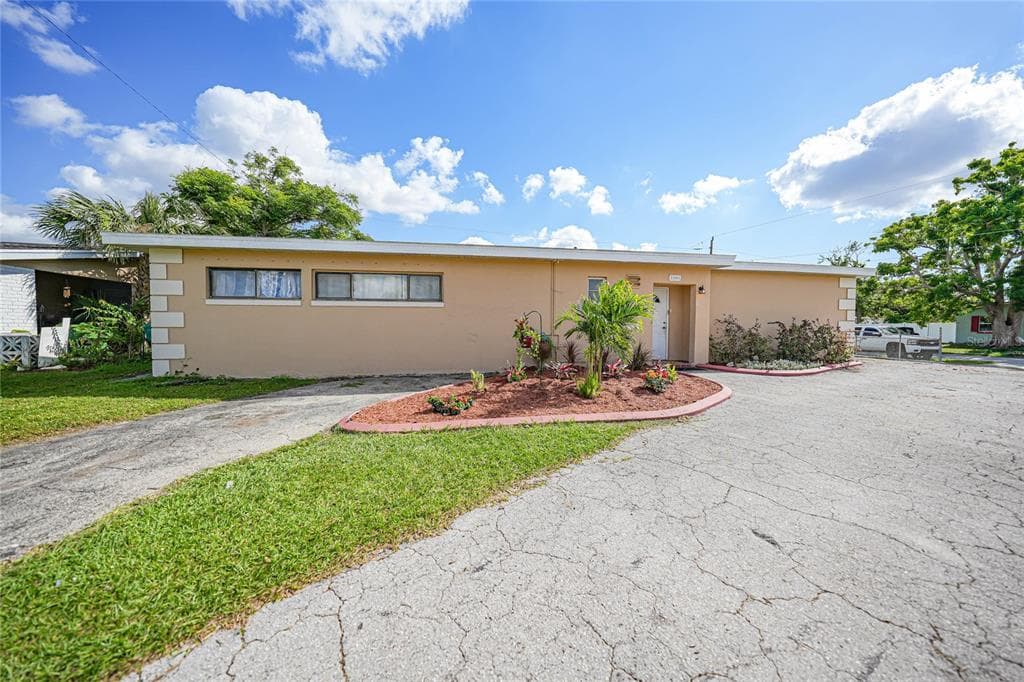 22001 FELTON AVENUE PORT CHARLOTTE, FL 33952
