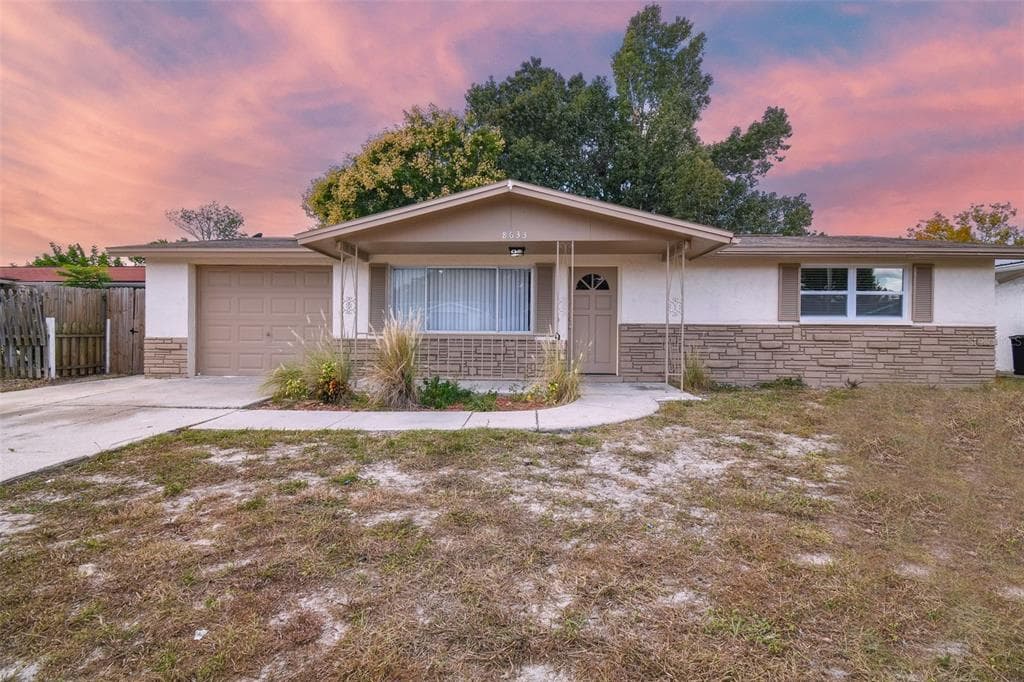 8633 ROBLE WAY PORT RICHEY, FL 34668