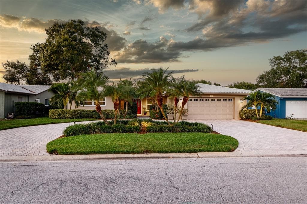101 98TH AVENUE N ST PETERSBURG, FL 33702