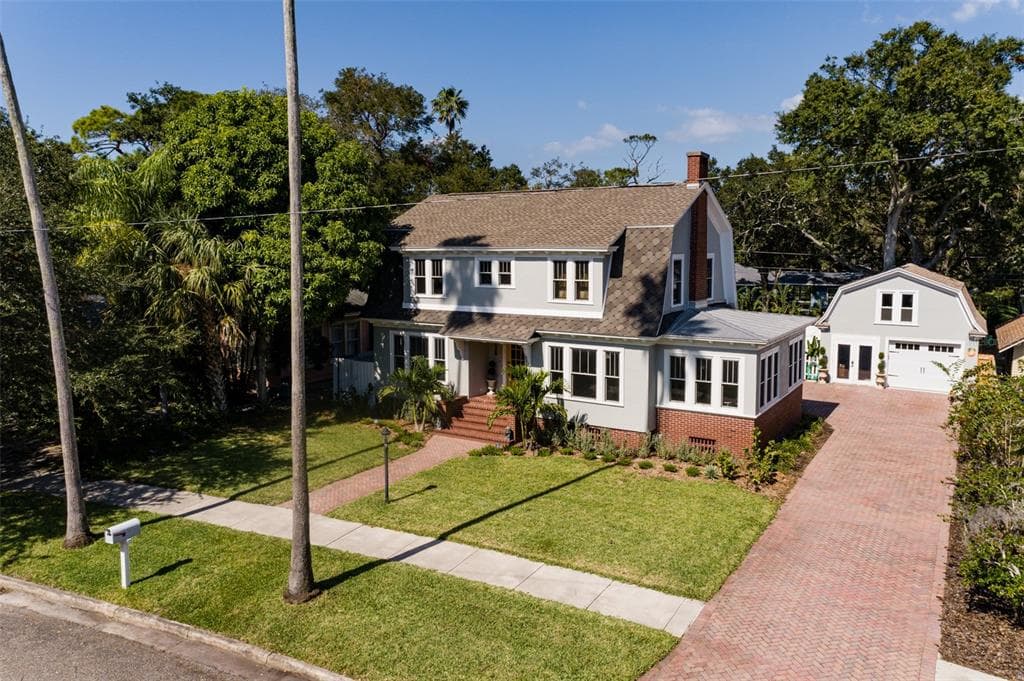 228 GARDEN CIRCLE N