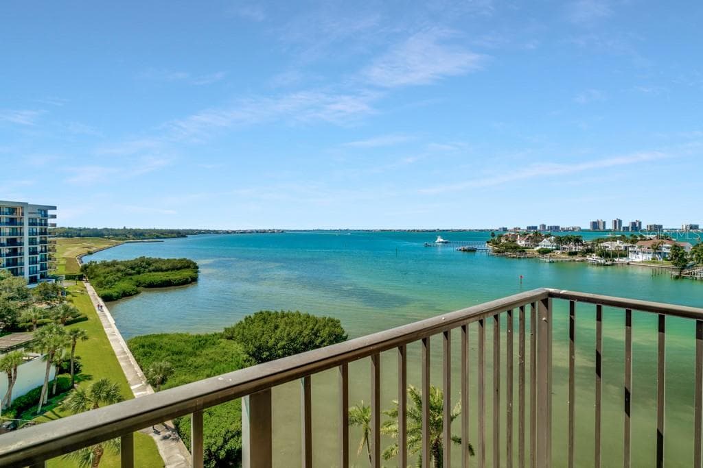 8 BELLEVIEW BOULEVARD UNIT 606 BELLEAIR, FL 33756