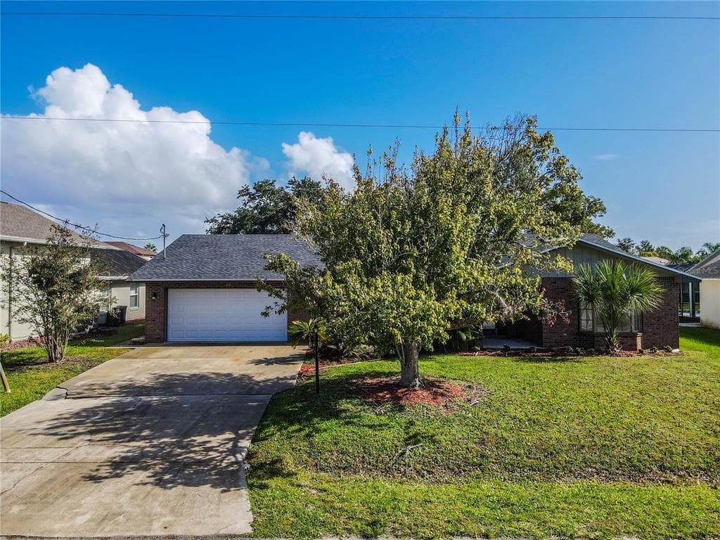 19 CHRISTOPHER COURT PALM COAST, FL 32137