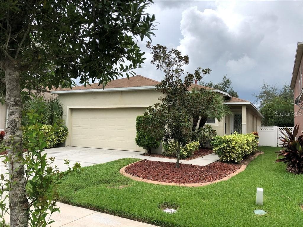 2409 SPRING HOLLOW LOOP WESLEY CHAPEL, FL 33544