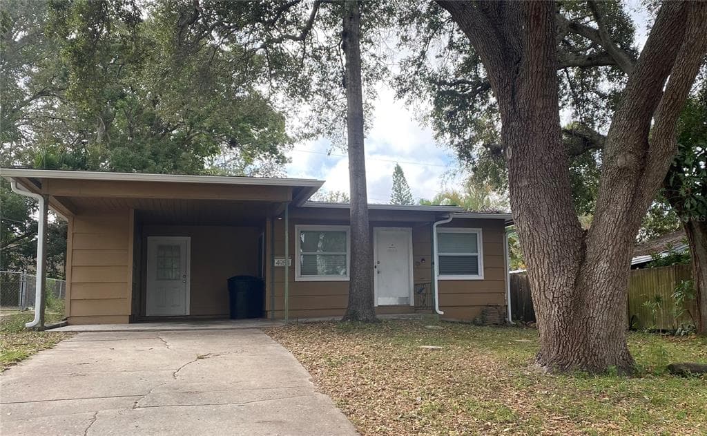 4984 OXFORD AVENUE N ST PETERSBURG, FL 33710