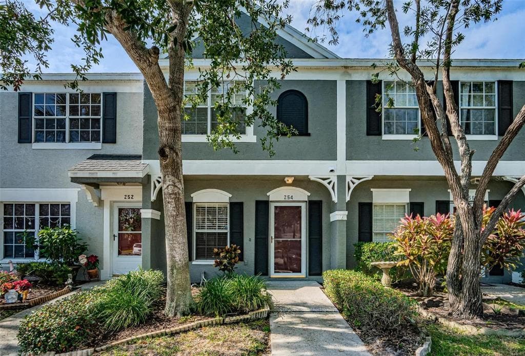254 COUNTRYSIDE KEY BOULEVARD OLDSMAR, FL 34677