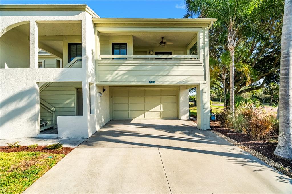 642 DUCHESS BOULEVARD DUNEDIN, FL 34698