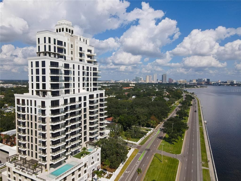 2103 BAYSHORE BOULEVARD UNIT 906 TAMPA, FL 33606