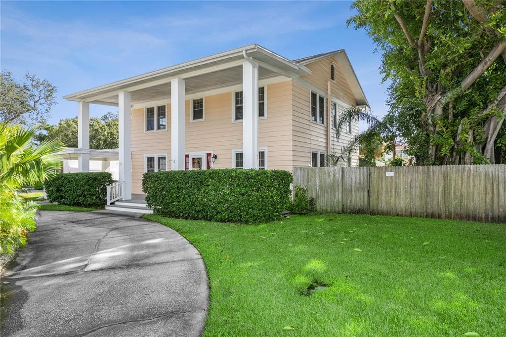 1842 NEBRASKA AVENUE NE ST PETERSBURG, FL 33703