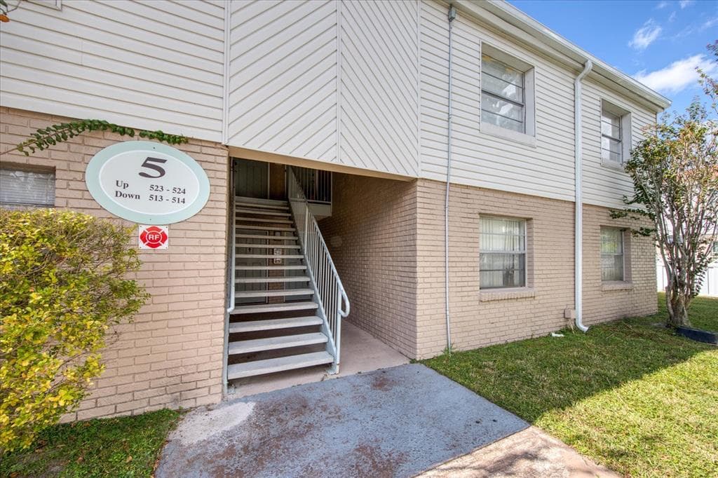 7210 N MANHATTAN AVENUE UNIT 523 TAMPA, FL 33614
