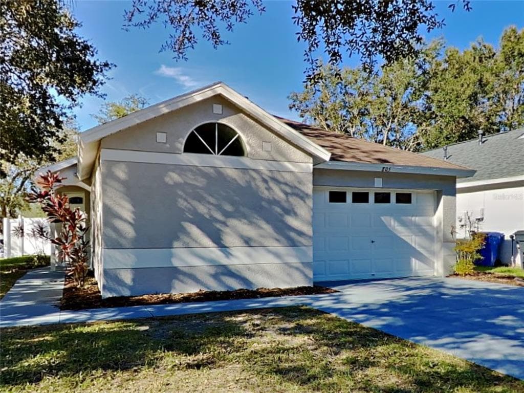805 CAPE COD CIRCLE VALRICO, FL 33594