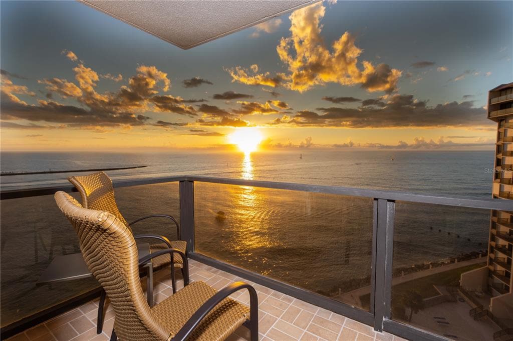 450 S GULFVIEW BOULEVARD UNIT 1403 CLEARWATER, FL 33767