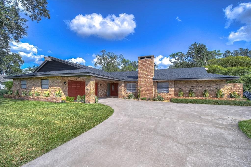 2102 COUNTRY CLUB COURT PLANT CITY, FL 33566