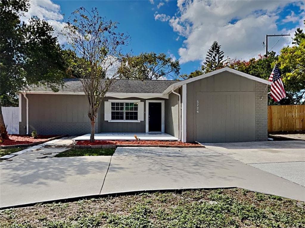 5724 CARROLLWOOD MEADOWS DRIVE TAMPA, FL 33625