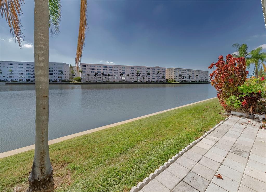 5940 30TH AVENUE S UNIT 114 GULFPORT, FL 33707